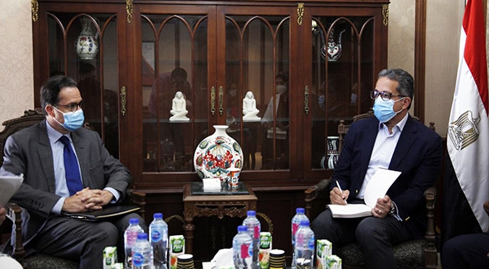 Minister of Tourism and Antiquities receives French ambassador in Cairo to discuss ways of cooperation between two countries in field of tourism and antiquities