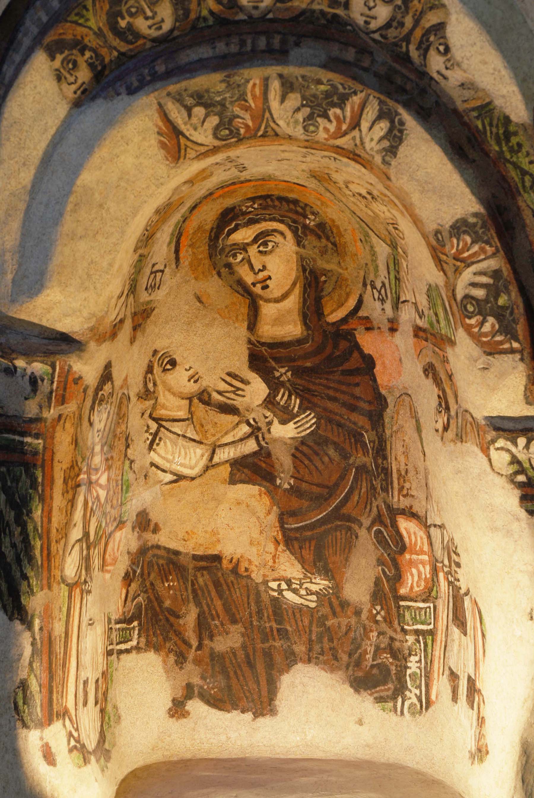 حنية للعذراء مريم 