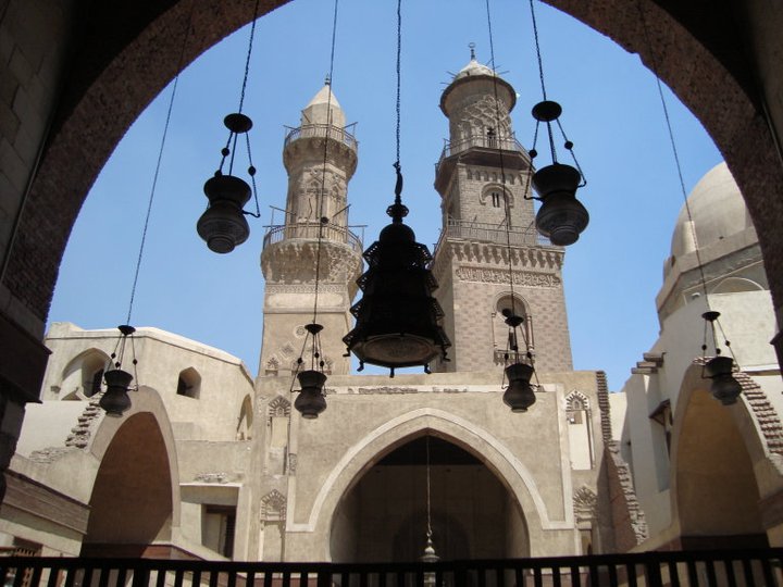 مدرسة وضريح وبيمارستان المنصور قلاوون