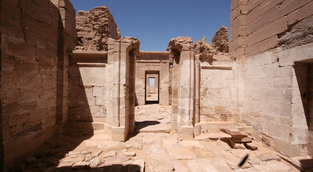إعلان مدينة الخارجة بمحافظة الوادي الجديد كأول مدينة صديقة للبيئة في مصر
